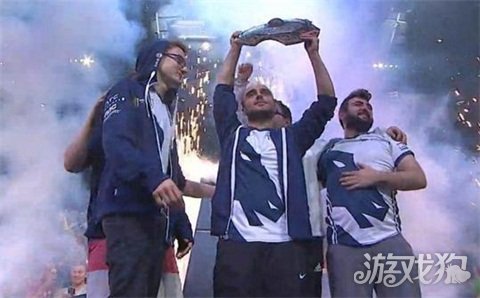 语背后还有 语背后还有