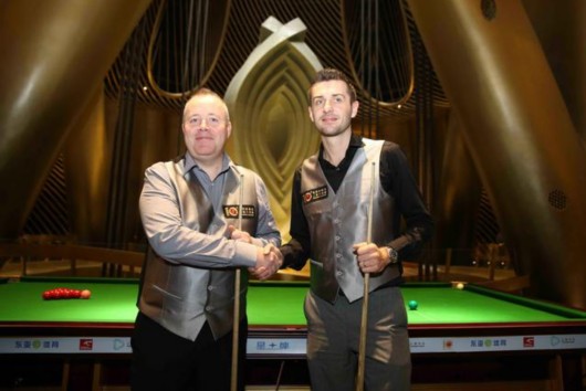 时显得束手 时显得束手